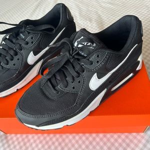 Nike Air Max - size 8